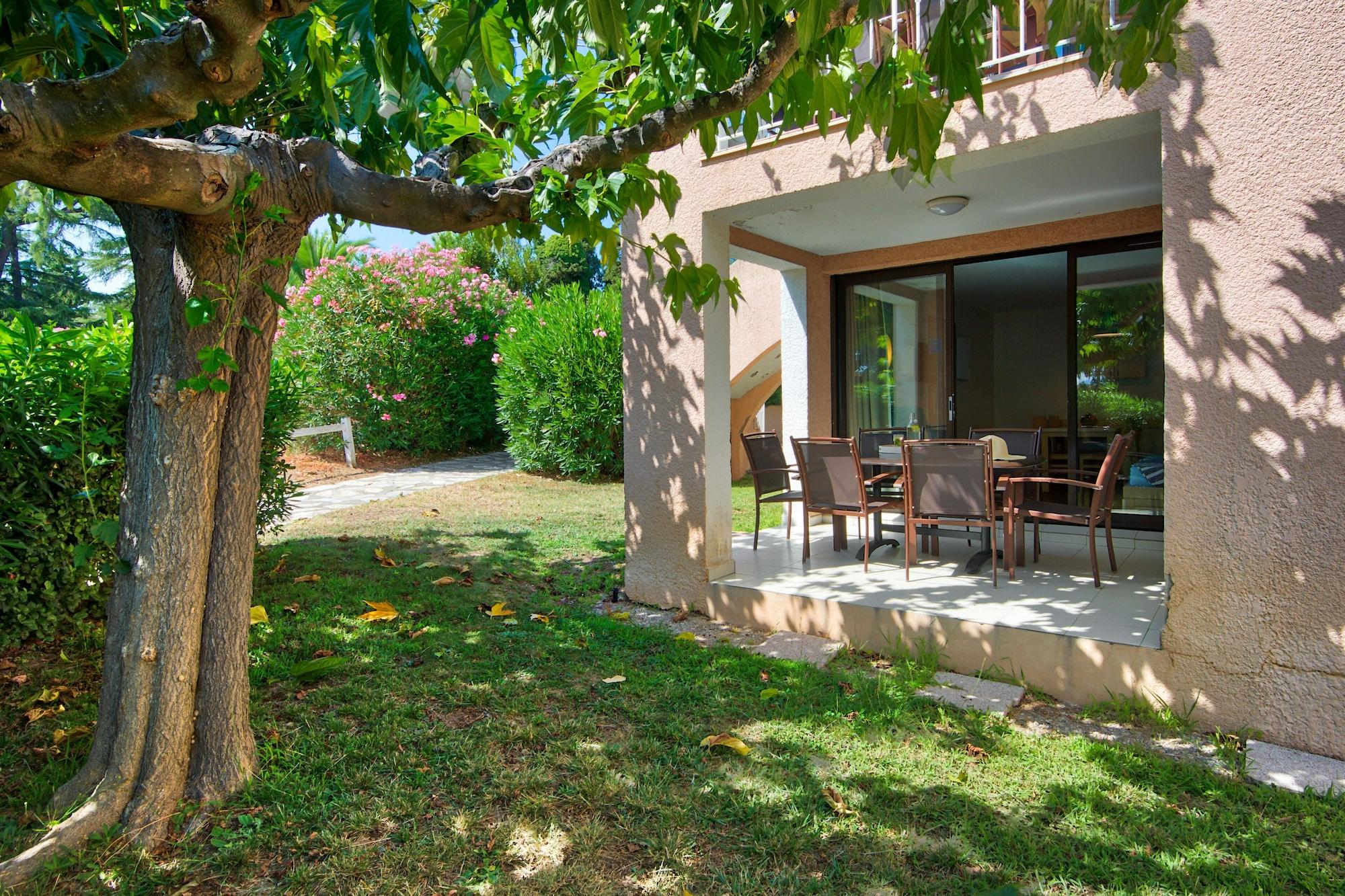 Residence Pierre & Vacances Les Parcs De Grimaud Bagian luar foto
